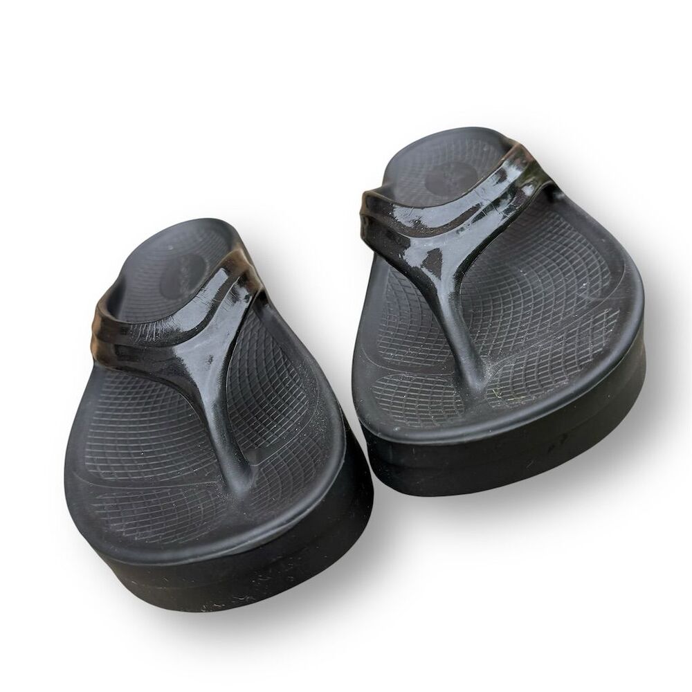 OOFOS Women's Black Comfort Sandals - Picture 5 of 14